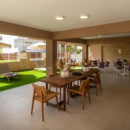 Harmonia Boutique - 150m From The Apartmanhotel